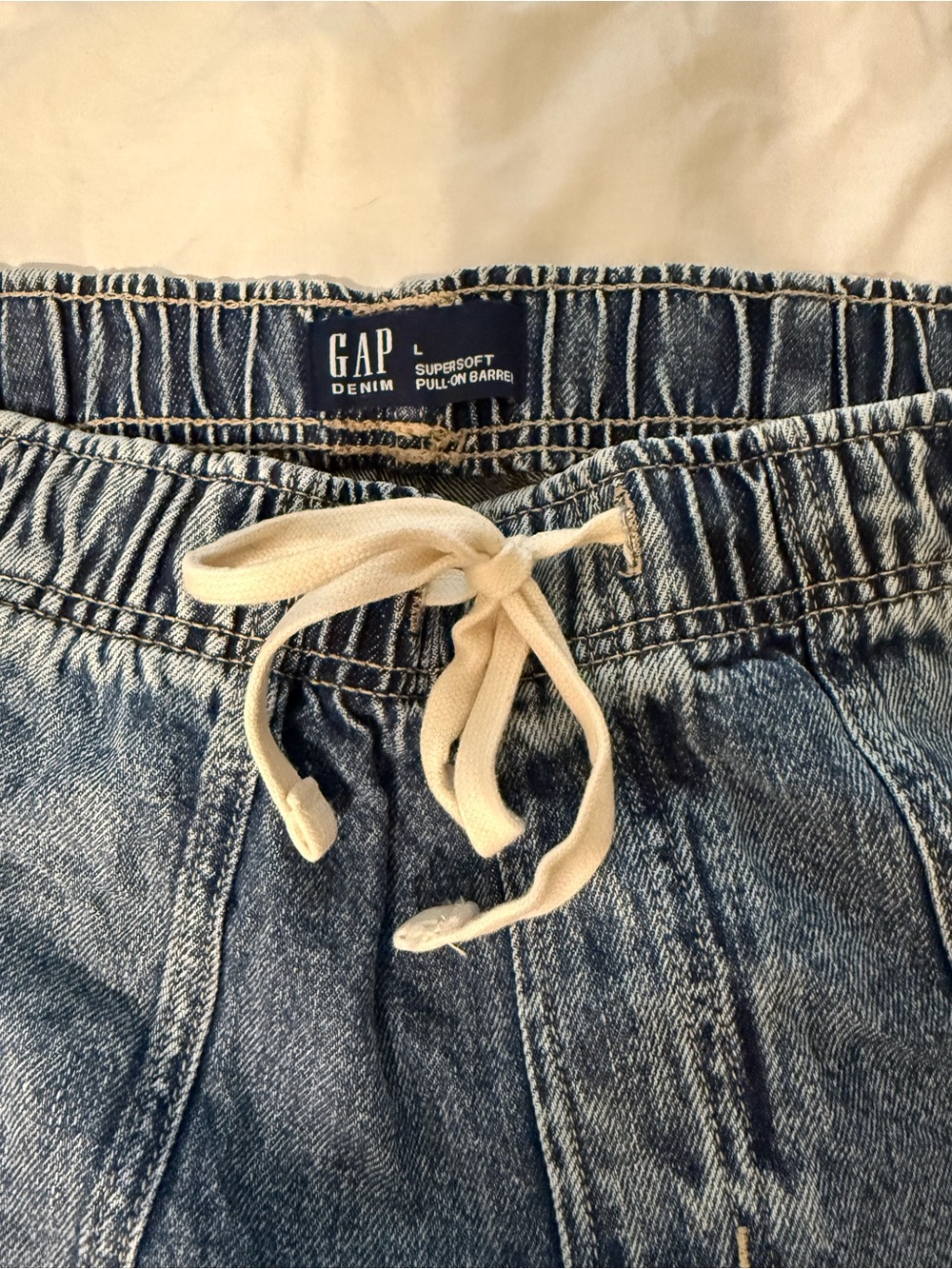 GAP Denim Pull-On Jogger Jeans in Medium Blue with Cream Drawstring